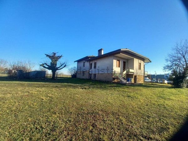 casa indipendente in vendita a Vedelago in zona Fossalunga