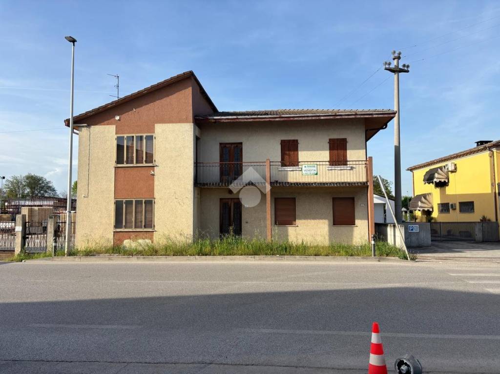 casa indipendente in vendita a Vedelago in zona Casacorba
