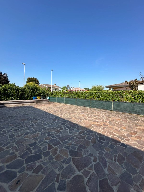 casa indipendente in vendita a Vedelago in zona Cavasagra