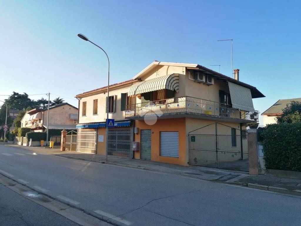appartamento in vendita a Vedelago in zona Fossalunga