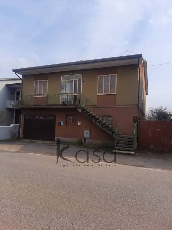 casa indipendente in vendita a Vedelago in zona Fossalunga