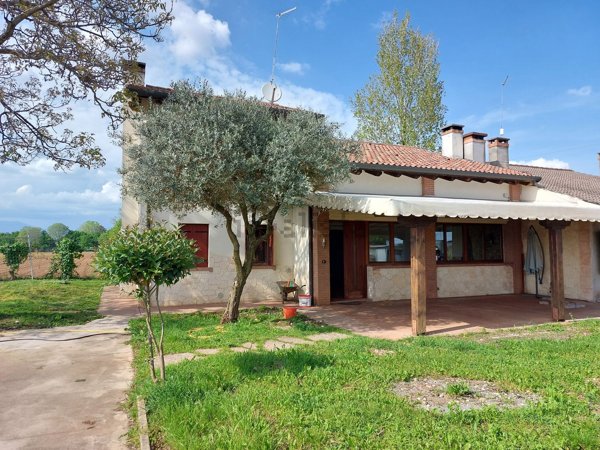 casa indipendente in vendita a Vedelago