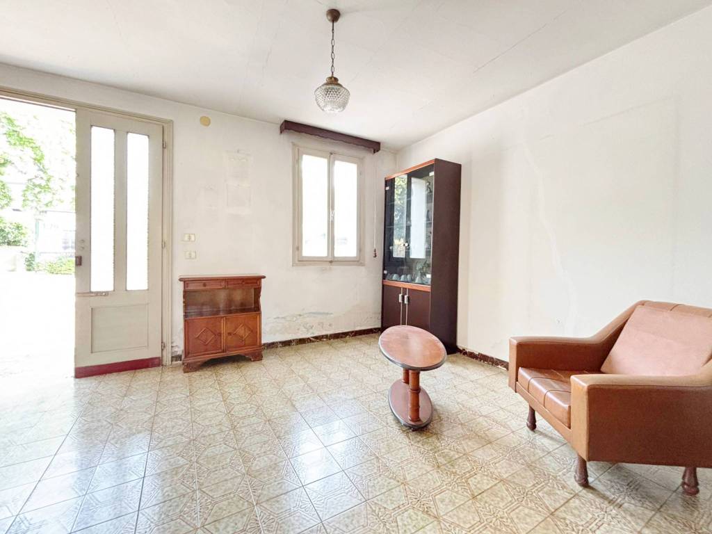 casa indipendente in vendita a Vedelago in zona Cavasagra