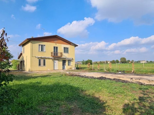 casa indipendente in vendita a Vedelago