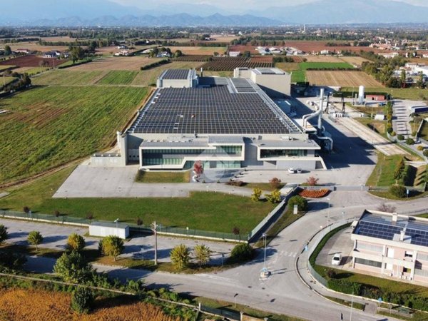 locale commerciale in vendita a Vedelago