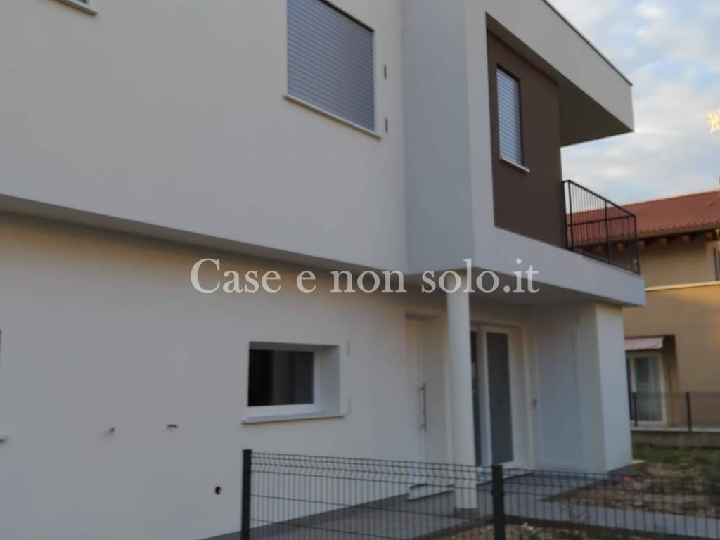 casa indipendente in vendita a Vedelago in zona Barcon