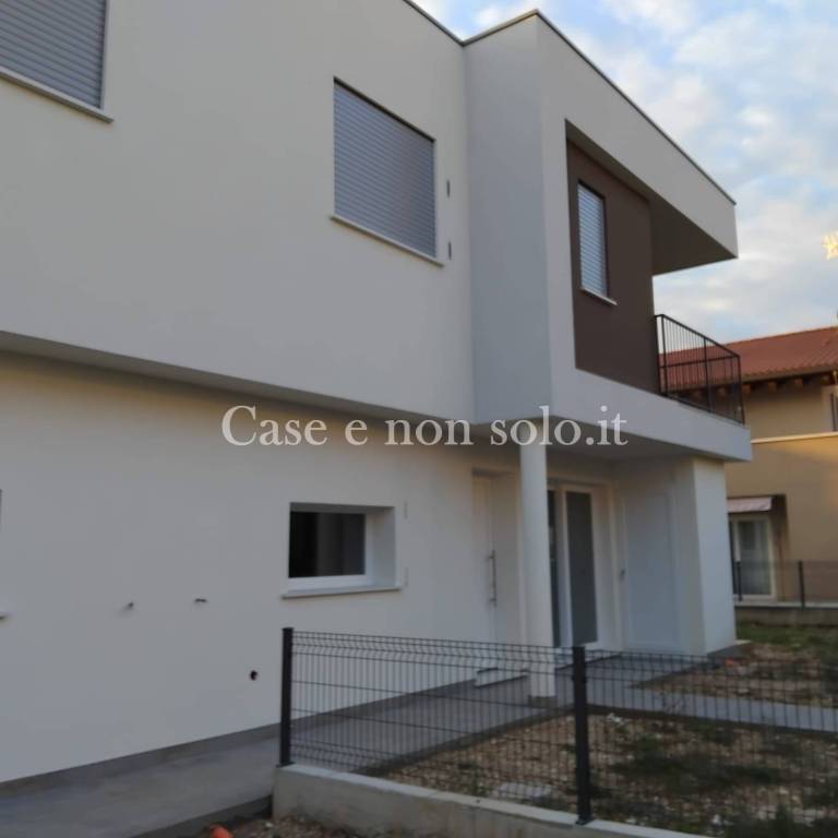 casa indipendente in vendita a Vedelago in zona Barcon