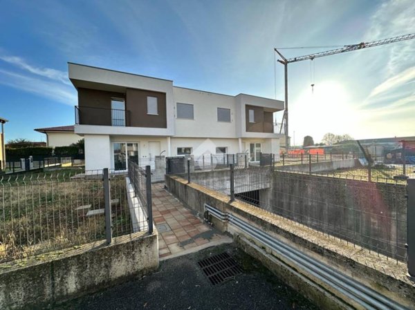 casa indipendente in vendita a Vedelago in zona Barcon