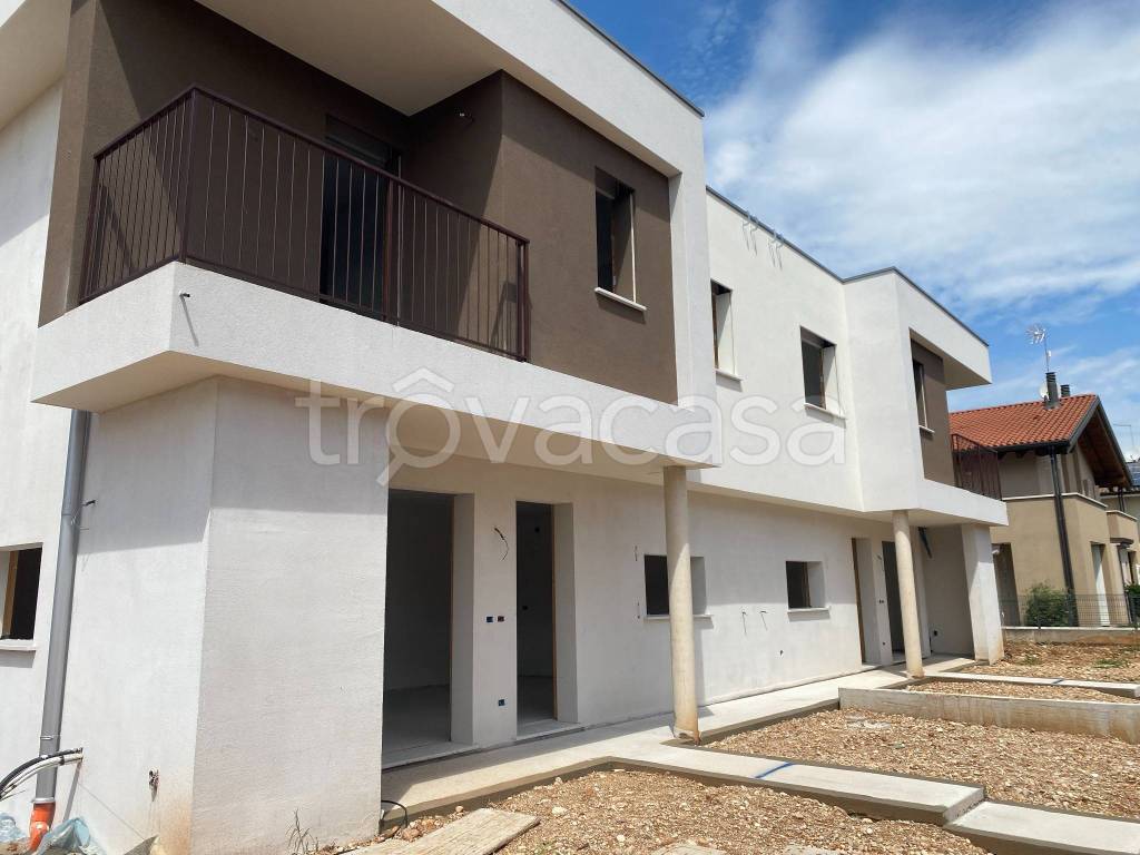 casa indipendente in vendita a Vedelago in zona Barcon