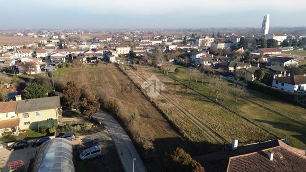 terreno edificabile in vendita a Vedelago in zona Cavasagra