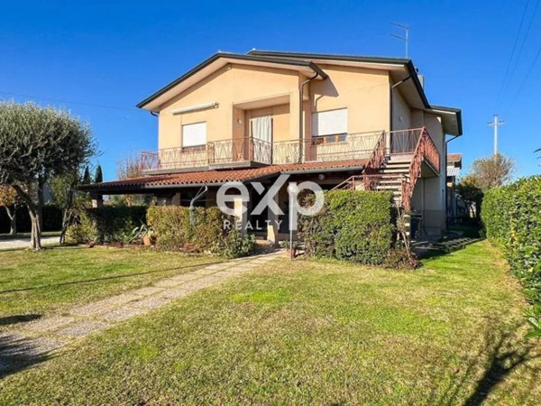 casa indipendente in vendita a Vedelago in zona Fanzolo