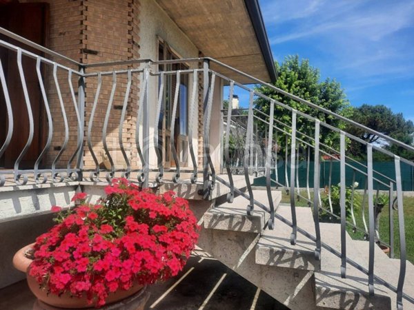 villa in vendita a Vedelago in zona Fossalunga