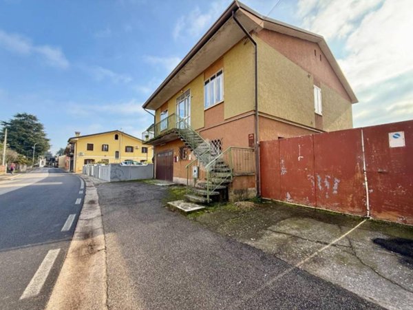 casa indipendente in vendita a Vedelago in zona Fossalunga