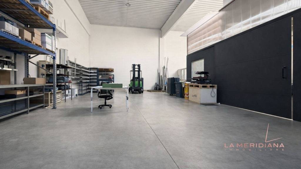 locale commerciale in vendita a Vedelago