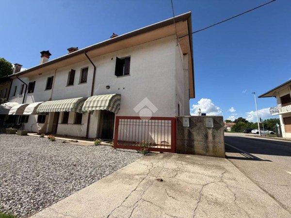 appartamento in vendita a Vedelago in zona Fossalunga