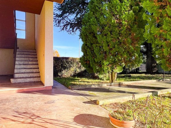 casa indipendente in vendita a Vedelago in zona Fossalunga