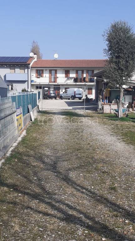 casa indipendente in vendita a Vedelago in zona Fanzolo