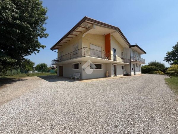 appartamento in vendita a Vedelago in zona Fossalunga