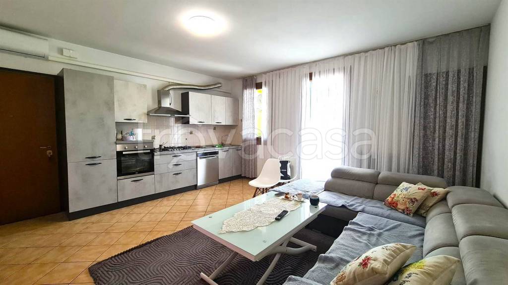 appartamento in vendita a Vedelago in zona Fossalunga