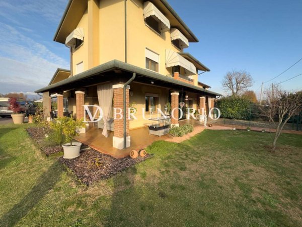 casa indipendente in vendita a Vedelago in zona Fanzolo