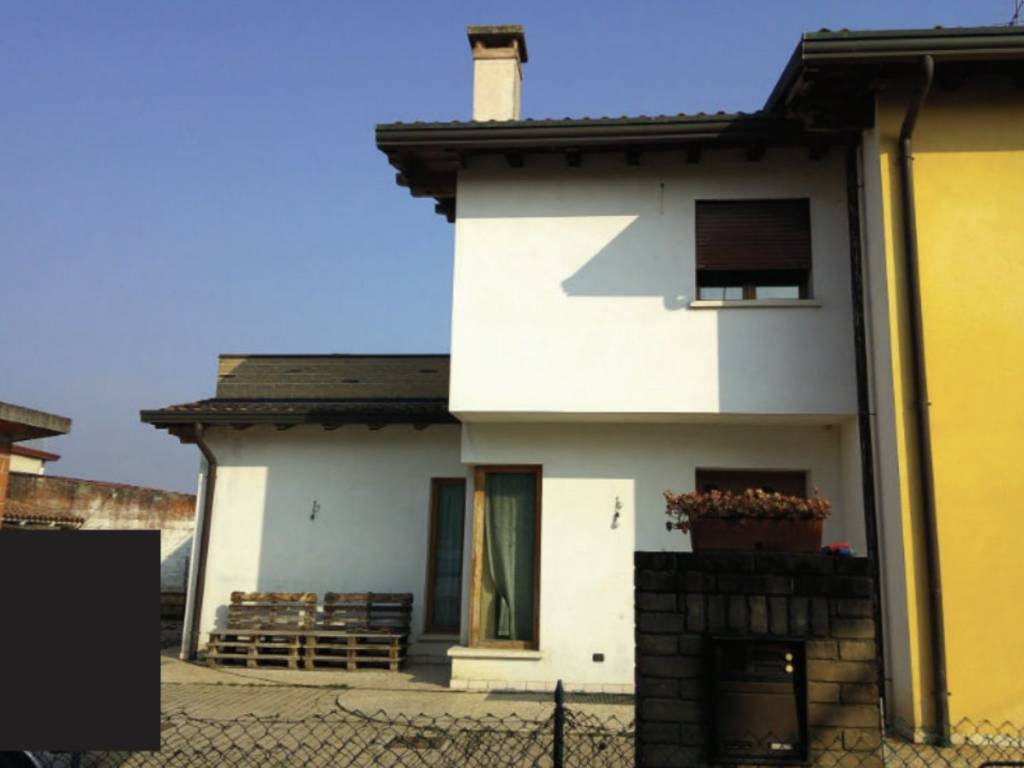 casa indipendente in vendita a Vedelago in zona Casacorba