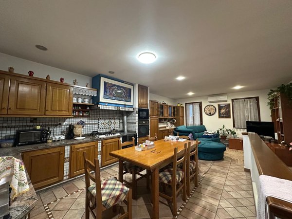 casa indipendente in vendita a Vedelago in zona Fanzolo