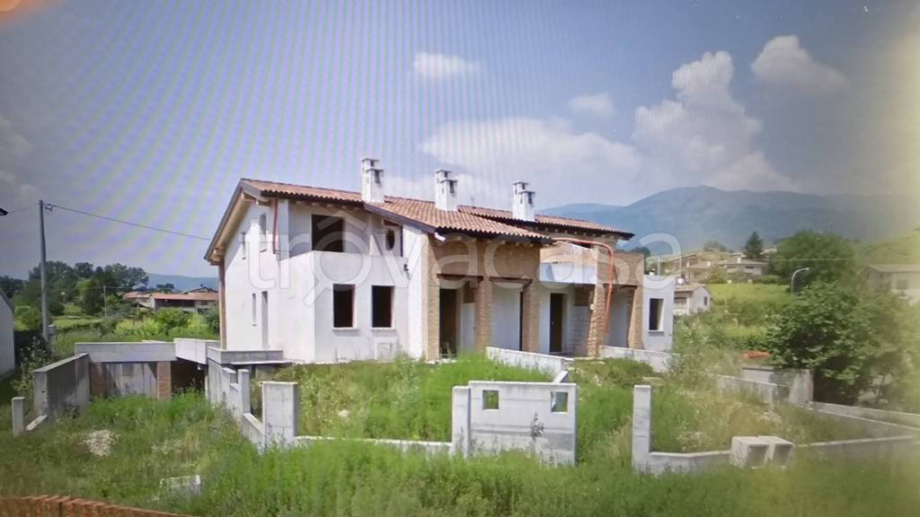 casa indipendente in vendita a Vidor in zona Colbertaldo