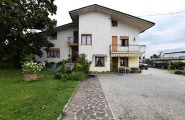 casa indipendente in vendita a Vidor