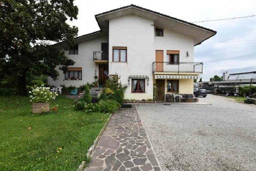 casa indipendente in vendita a Vidor in zona Colbertaldo