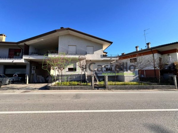 casa indipendente in vendita a Vidor in zona Colbertaldo
