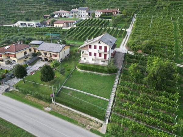 casa indipendente in vendita a Vidor in zona Colbertaldo