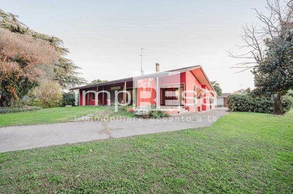 casa indipendente in vendita a Villorba in zona Catena