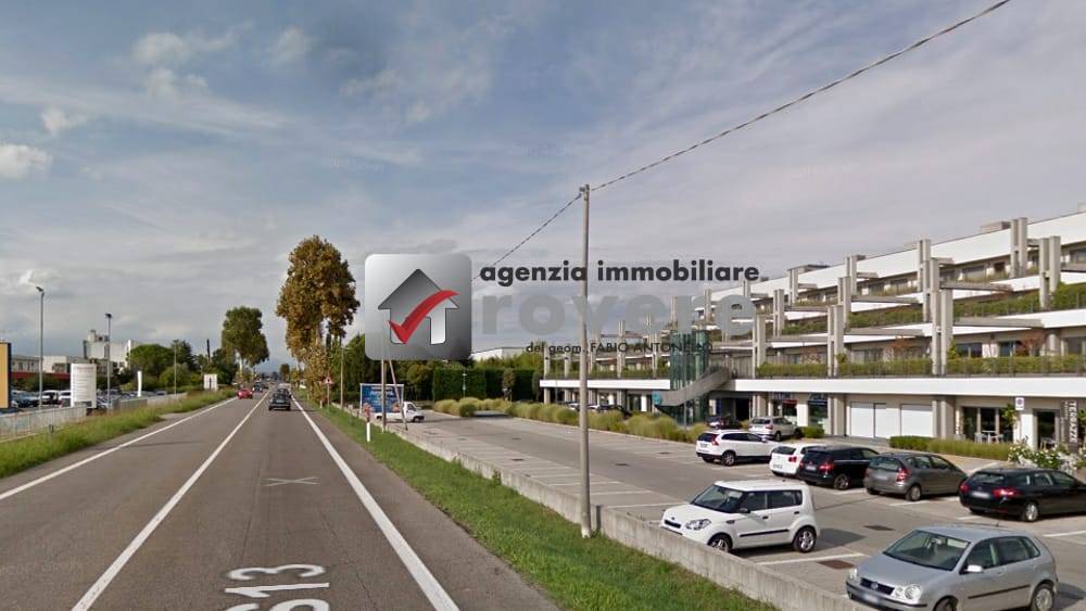 locale commerciale in vendita a Villorba in zona Fontane