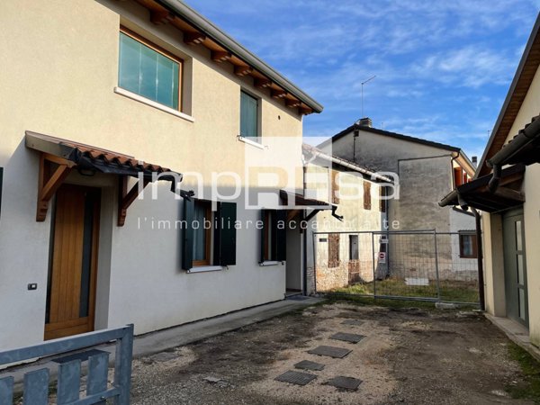 casa indipendente in vendita a Villorba in zona Fontane