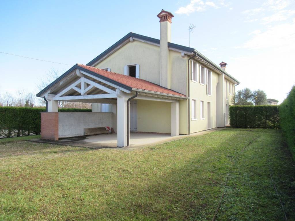 casa indipendente in vendita a Villorba in zona Lancenigo