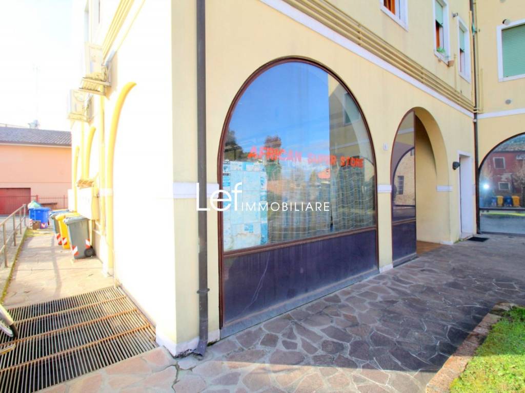 negozio in vendita a Villorba in zona Lancenigo