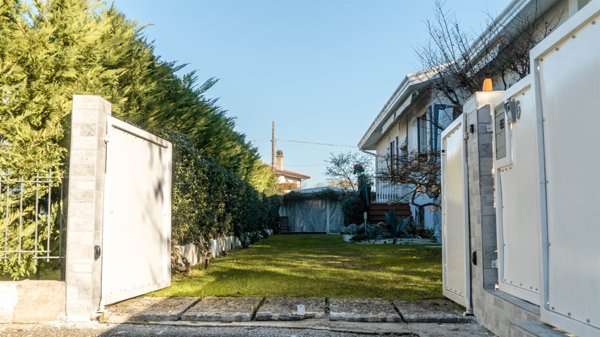 casa indipendente in vendita a Villorba in zona Lancenigo