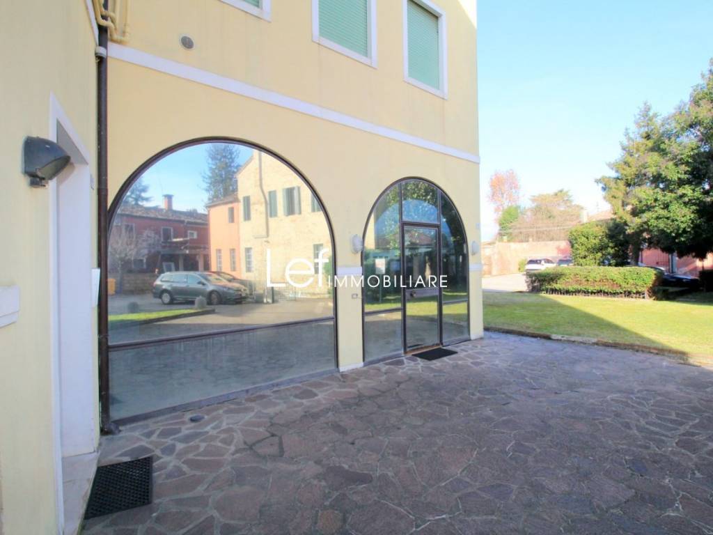 negozio in vendita a Villorba in zona Lancenigo