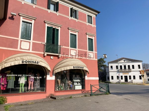 locale commerciale in vendita a Villorba