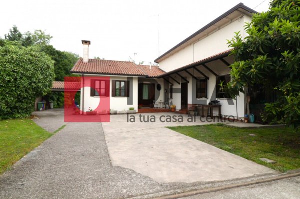casa indipendente in vendita a Villorba in zona Catena