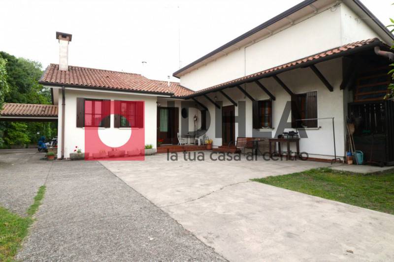 casa indipendente in vendita a Villorba in zona Catena