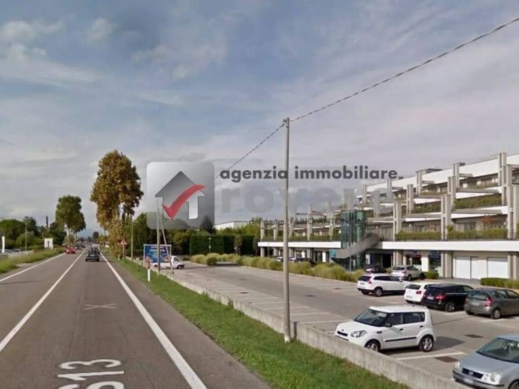 negozio in vendita a Villorba in zona Lancenigo