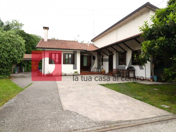 casa indipendente in vendita a Villorba in zona Catena