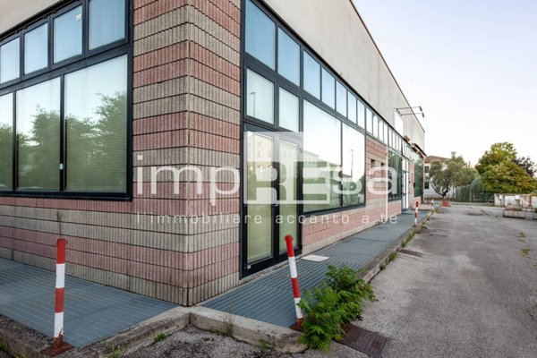 locale di sgombero in vendita a Villorba in zona Lancenigo