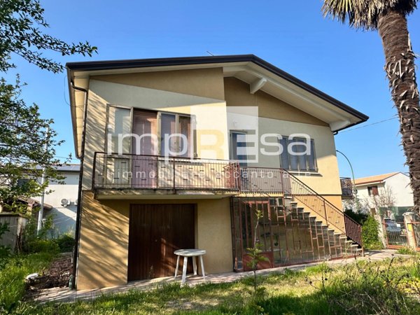 casa indipendente in vendita a Villorba in zona Fontane