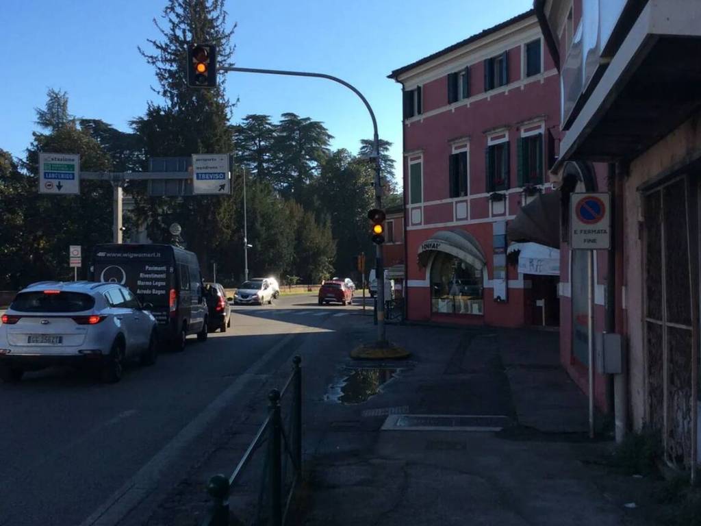 negozio in vendita a Villorba in zona Lancenigo