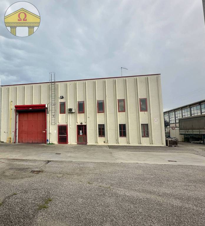 locale di sgombero in vendita a Villorba