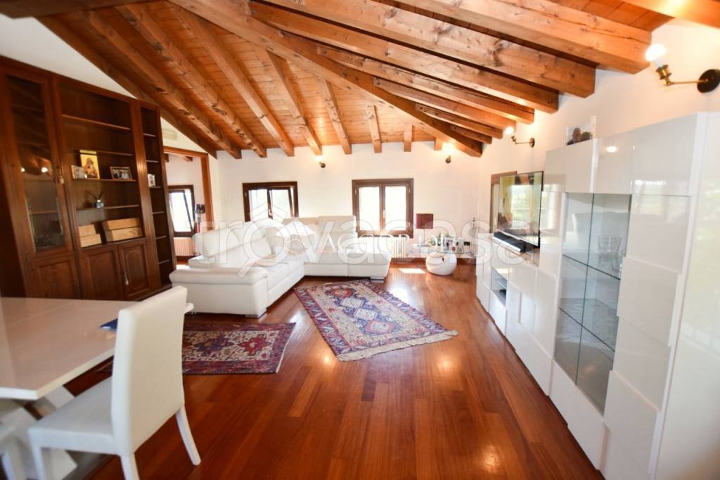 appartamento in vendita a Villorba in zona Lancenigo