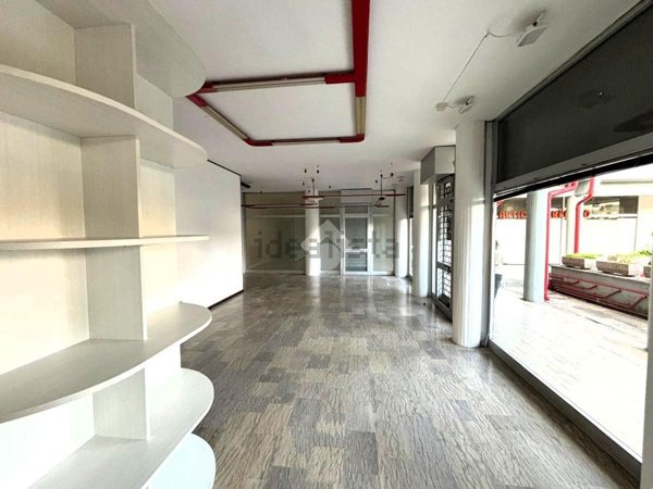 locale commerciale in vendita a Villorba in zona Fontane