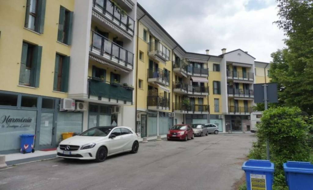 ufficio in vendita a Villorba in zona Fontane